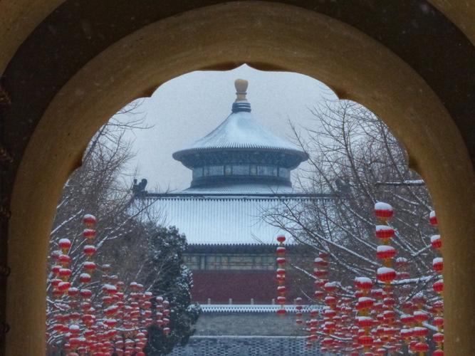 琉璃瓦配红墙甚至比故宫颜色更丰富#天坛公园  #雪景拍照  #北京雪