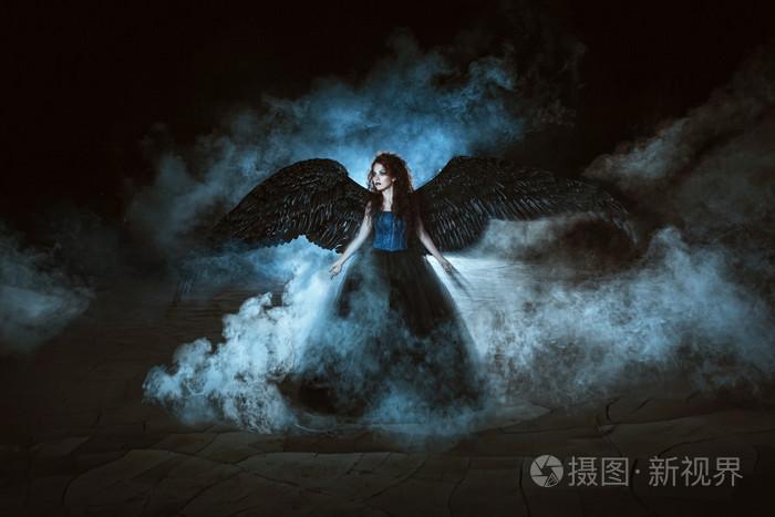 黑色翅膀的天使照片-正版商用图片0onknv-摄图新视界
