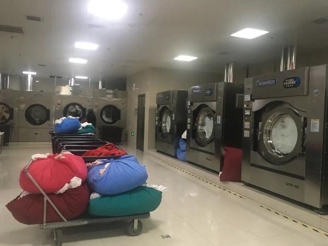 清洁区  ▏配有大型洗衣房,可满足酒店布草洗涤,并提供客衣清洗服务.