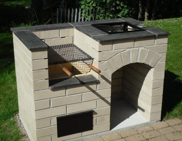 在院子里用砖头砌个烧烤灶,中山庭院砖砌烤炉教程