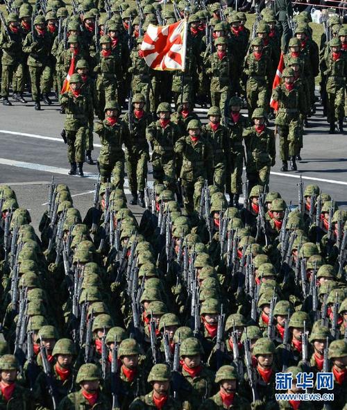 日本举行自卫队年度阅兵式[组图]_图片中国_中国网