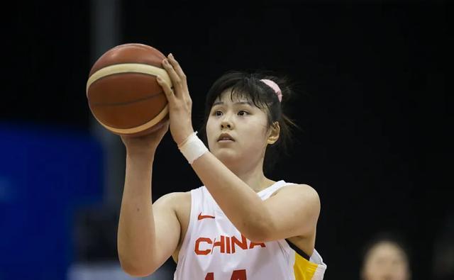 中国女篮对阵马里女篮,全场比赛结束,中国女篮以84-64战胜马里女篮