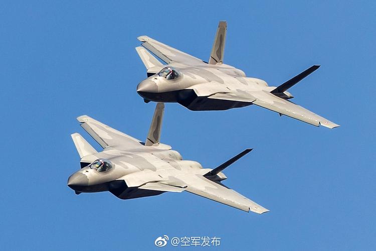 中国空军官方微博近日发布消息,称我军多架歼-20隐身战机将在珠海航展