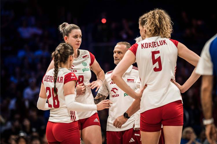 世界女排联赛季军战波兰3:2美国技术统计,得分王斯蒂西亚克23分_优势