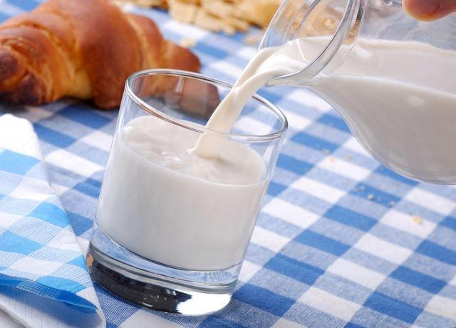 牛奶什么时候喝最好?女士常喝牛奶有哪些好处呢?教授告诉你答案