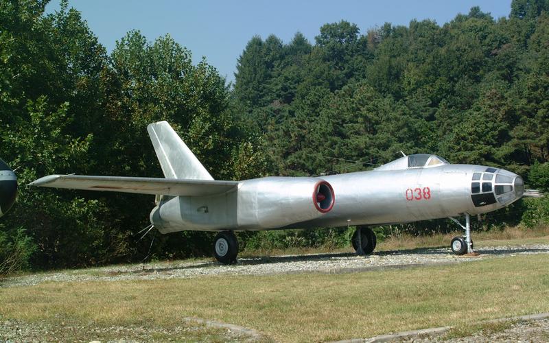 第一代国产喷气式轰炸机,曾经空军的主力之轰-5