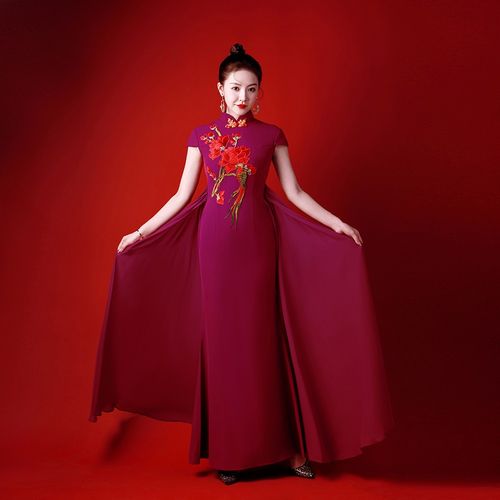 紫缘萱中式国风长款礼服紫色模特走秀团体舞台演出服主持合唱古筝