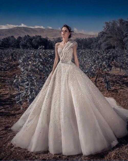 ziadnakadbridal2021丨黎巴嫩高定仙牌的新季高定婚纱系列华丽又优雅