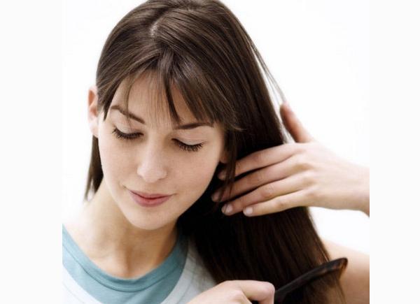 养一养新生的头发,这样减少拉力导致的断发和脱发,经常清洗,不要让