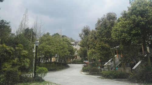 四川省成都市都江堰市道观路靠近茶坪村村民委员会