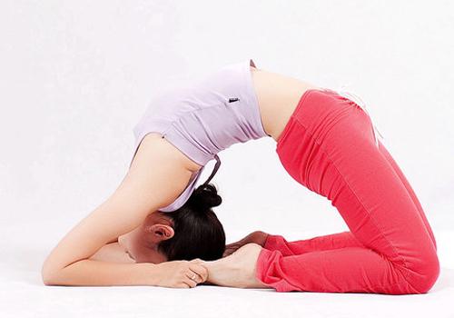 丰胸瑜伽教程 简易拱背式瑜伽 丰胸就是这么简单