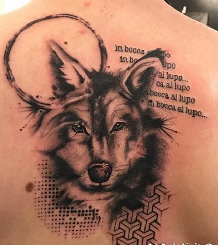 个性滴血血狼胳膊个性滴血狼纹身图案tag标签:滴血肩部血狼肩部霸气的