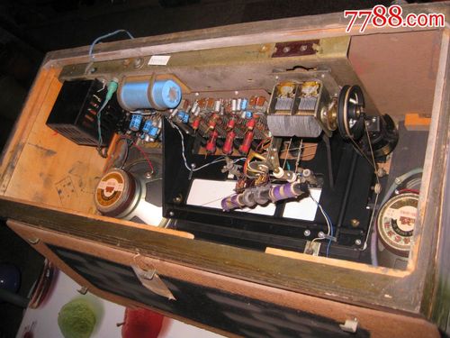 海燕t241晶体管老收音机(机长59.2厘米)