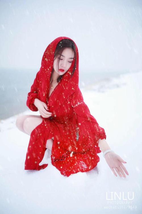雪中美女唯美冬日写真