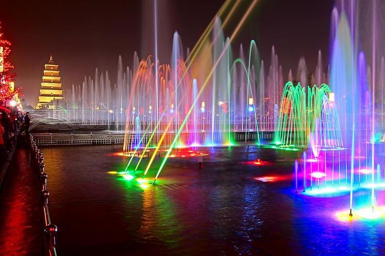 亚洲最大的矩阵喷泉广场——西安大雁塔音乐喷泉