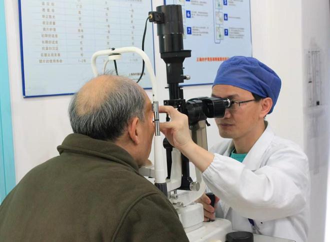在上海,最著名的青光眼专家,当属复旦大学眼耳鼻喉科医院(上海五官科