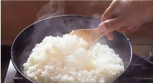 【实用】9个蒸米饭的小窍门,保证味道不一样!