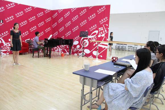参加音乐艺考时声乐演唱的注意事项-风华国韵艺考培训学校