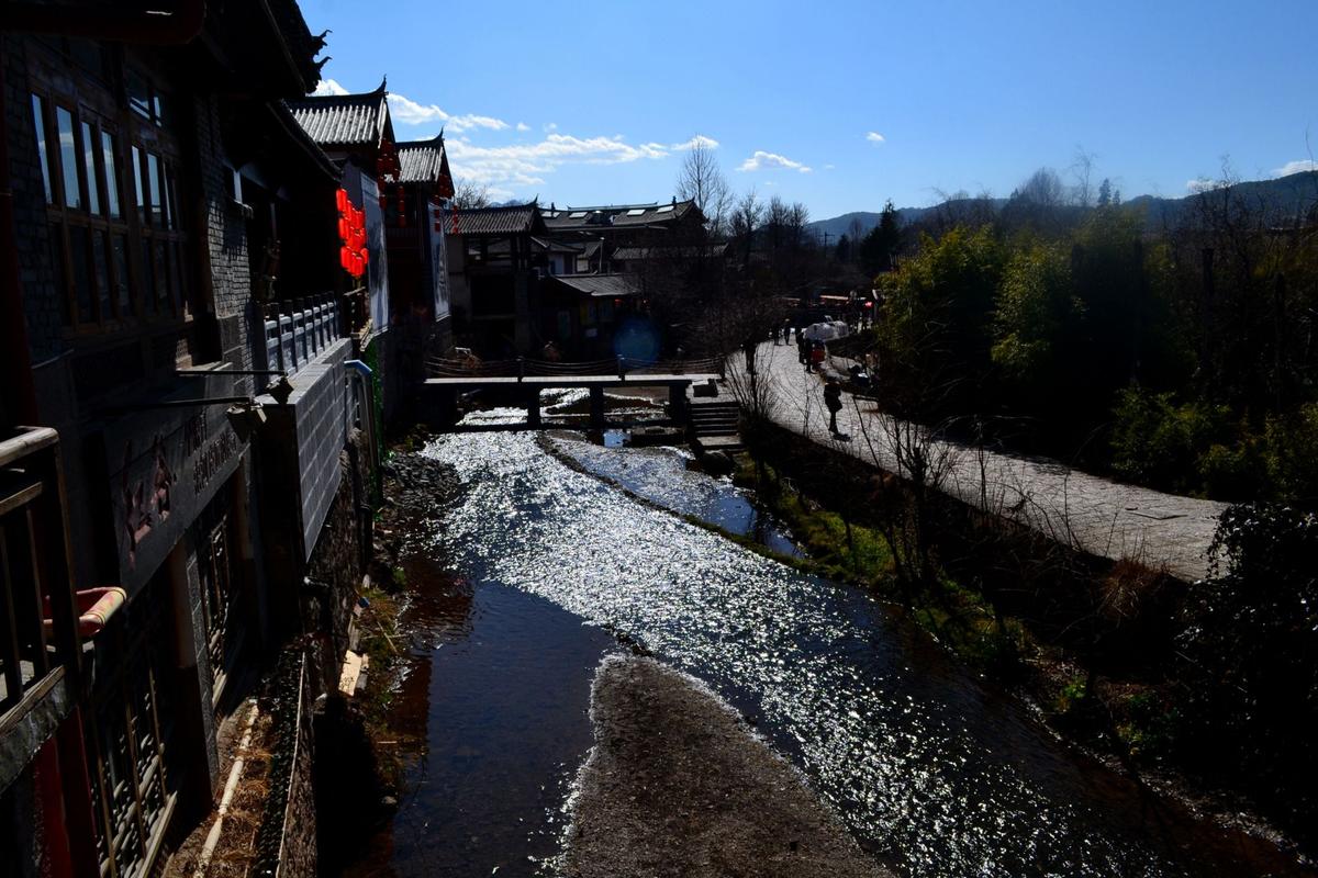 丽江的束河古镇:是个适合漫步,发呆,体验慢生活的好地方.
