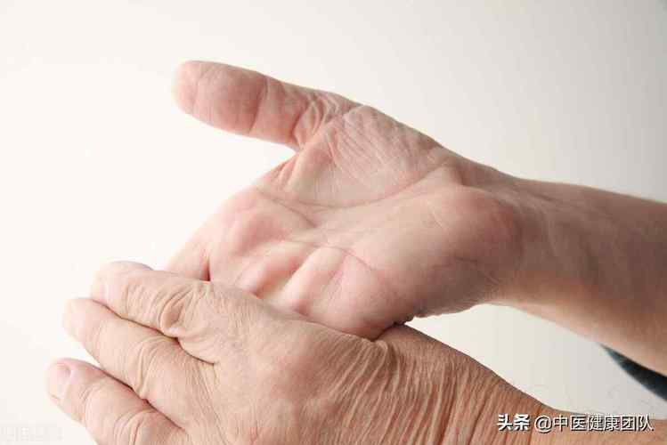 手脚颤抖是什么病?特发性震颤的治疗办法