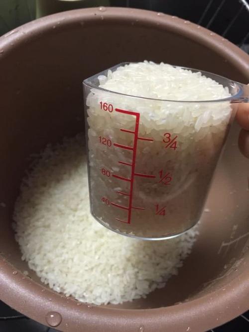 蒸米饭一碗米几碗水还加什么