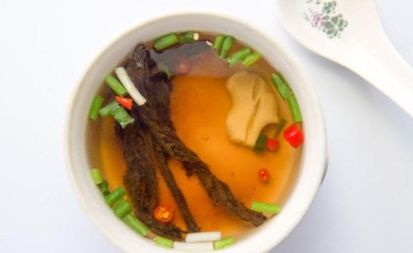 云南腾冲特色青龙过海汤 干腌菜汤 开胃汤 酸辣口味的做法和步骤图解