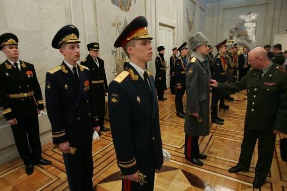 俄罗斯新式军装设计时尚高级军官紧急瘦身图