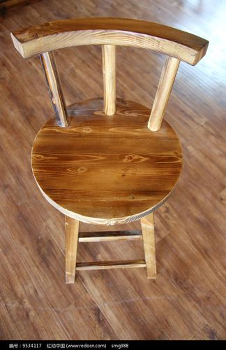 木制四脚椅
