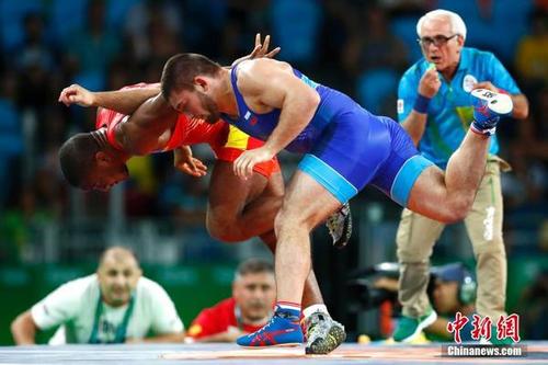 里约奥运男子古典式摔跤85公斤级俄罗斯选手摘金