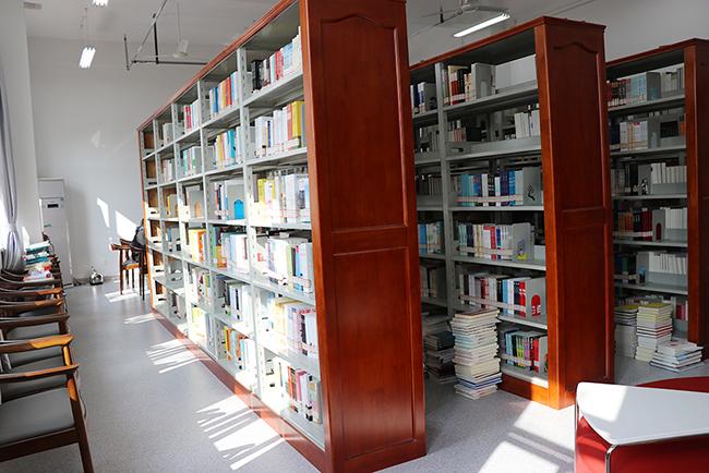 图书馆 我们不一样 - 校园动态 - 安徽医科大学临床医学院