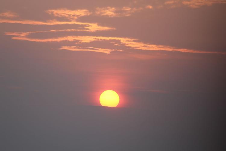 清晨太阳升起的五分钟全过程!摄于庐山小天沲