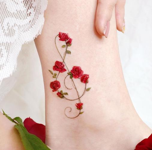 女生小纹身图案精致唯美的小纹身适合女生的纹身图案