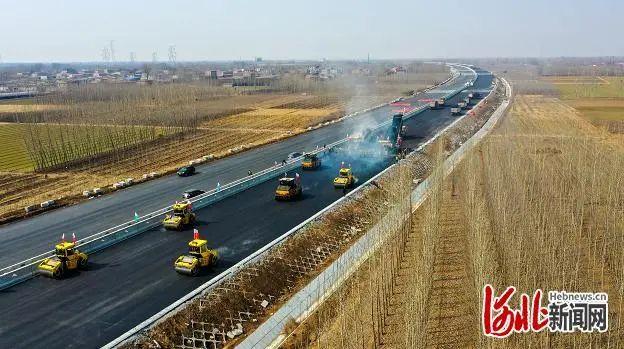 项目建成后,将替代原荣乌高速公路穿越雄安新区段的功能和作用.