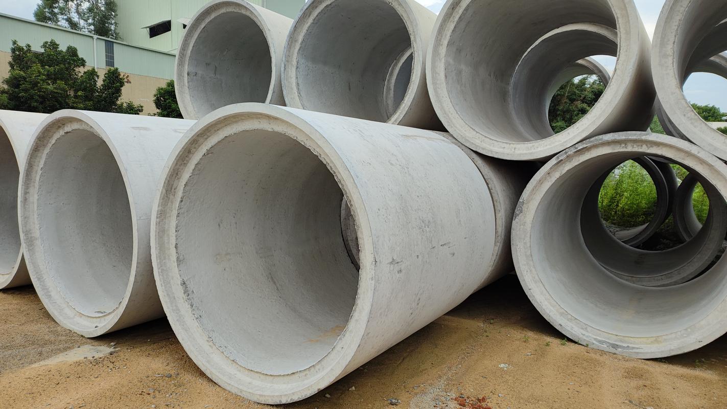 各种水泥管直销批发,承插管,平口管,企口管,顶管(内径300～3500mm)