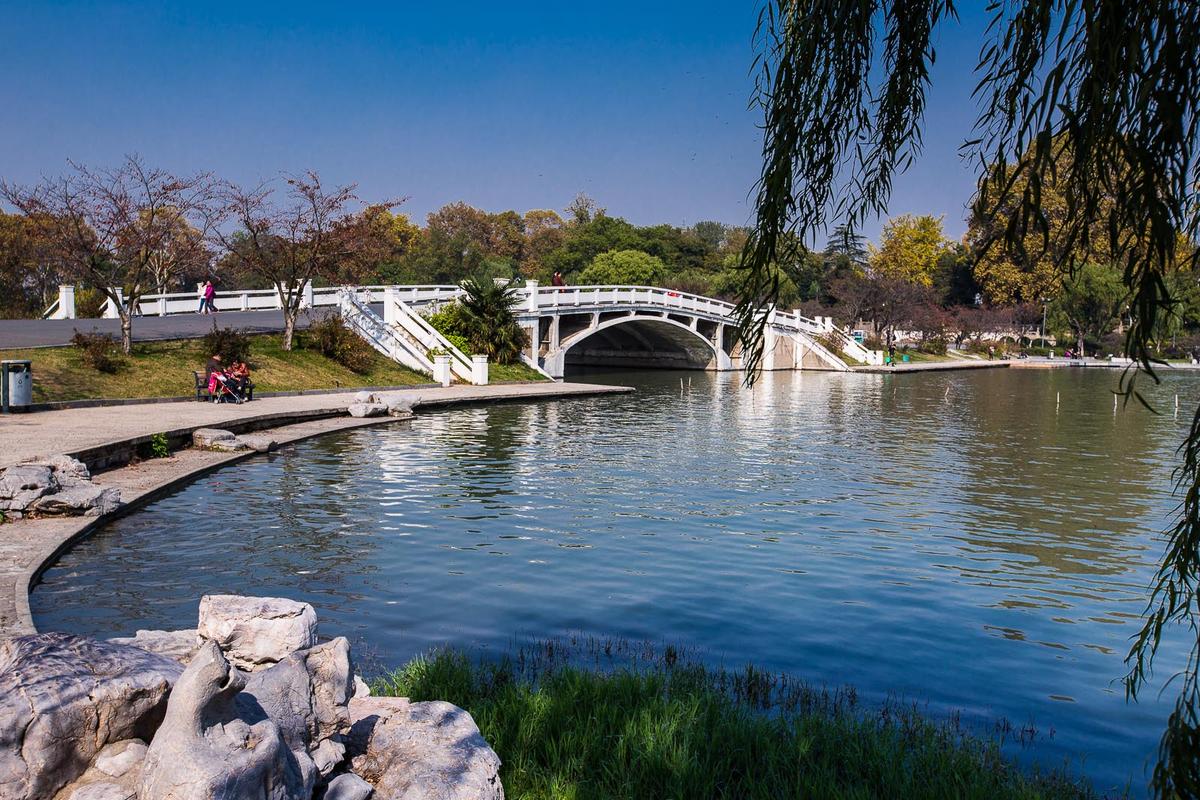 玄武湖公园:南京最大的文化休闲公园,风景让人很放松