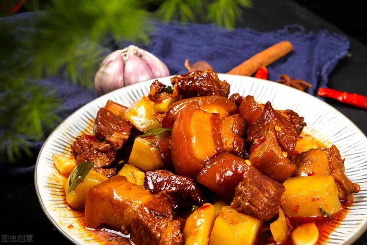 红烧肉炖土豆肥而不腻软糯入味鲜香的家常菜做法很简单
