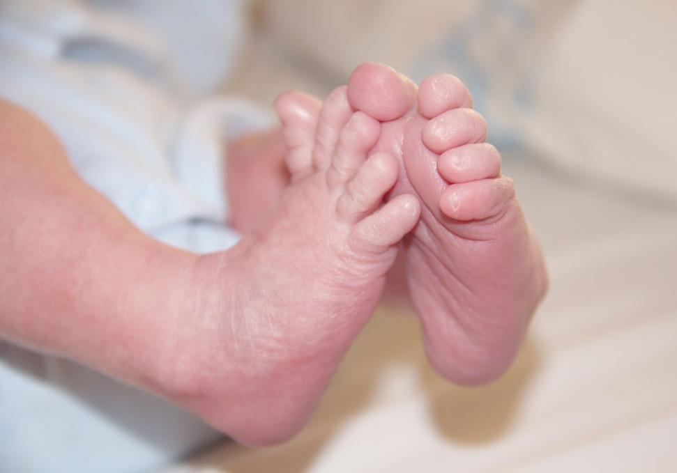 新生婴儿的小脚,初生婴儿的可爱小脚丫