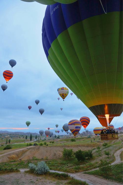 土耳其旅游最具特色的乘坐热气球观光