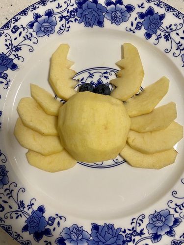 maggiepan68做的果盘水果拼盘苹果螃蟹