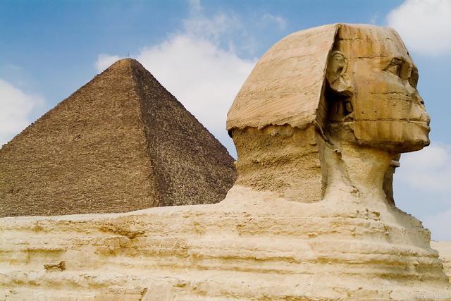 狮身人面像上的流水冲刷痕迹引争议:埃及金字塔不止存在4600年?