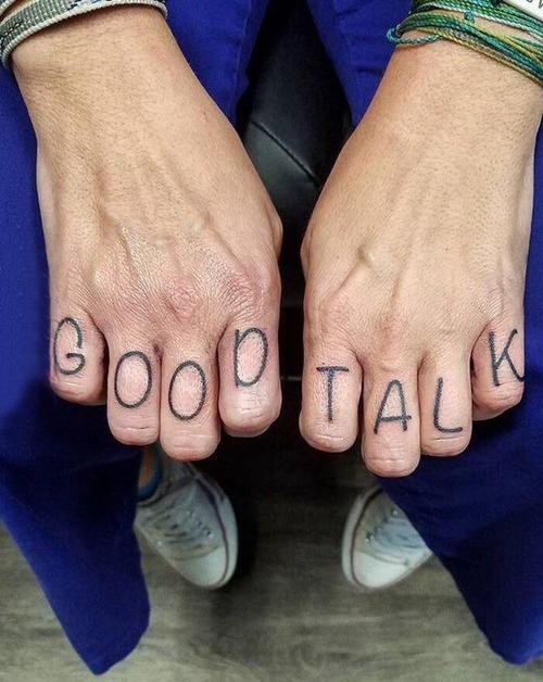 男生手指纹身小图案 字母
