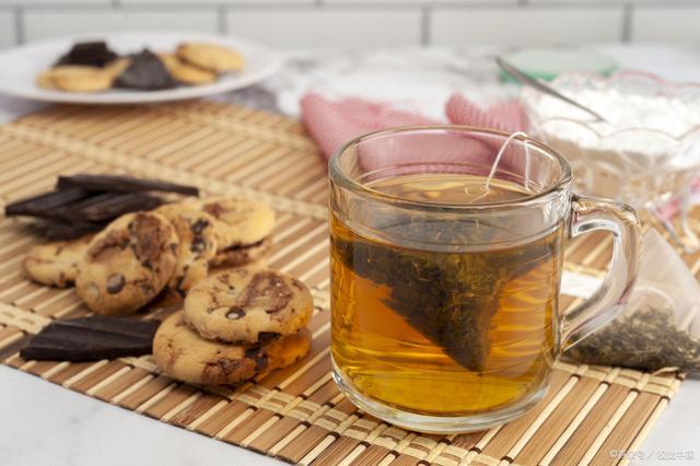 喝茶固然好,但这4个错误饮茶习惯,喝了反而对身体有害