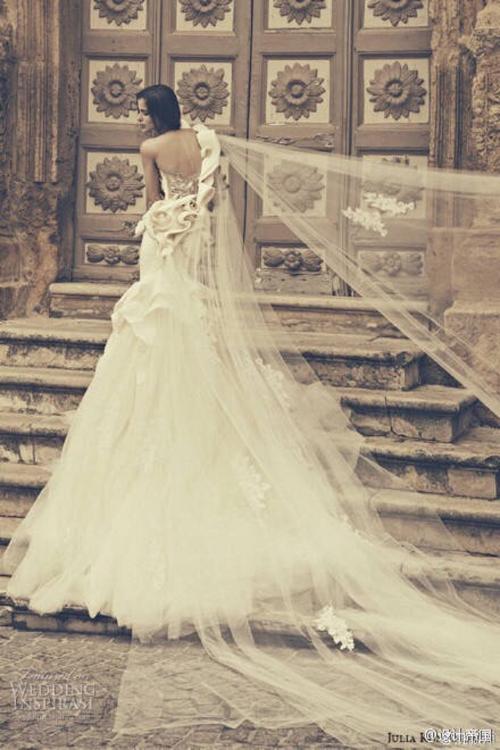 julia kontogruni 2015款婚纱,就像一部曼妙的黑白大片