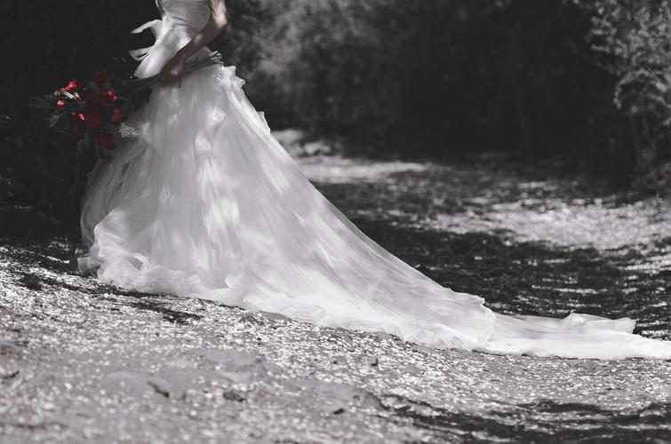 黑白色永远是经典哪怕是婚纱也不例外图摄影新都桥甲根坝