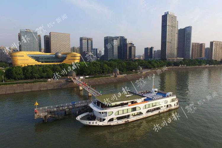 未来,浙江外事旅游股份公司还将全新投入3艘特色游轮,开通钱塘江