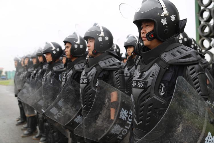汉滨特警圆满完成全省公安特警跨区域拉动反恐处突演练