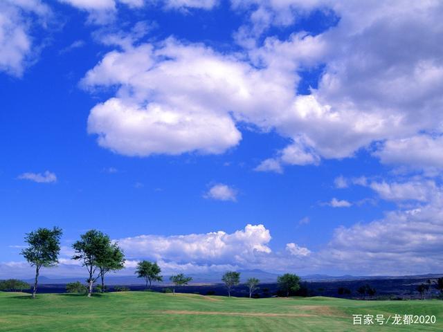 湛蓝的天空美丽的云朵