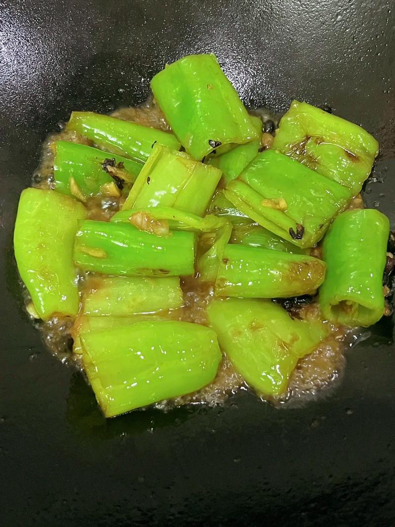 虎皮青椒简单下饭菜.简简单单一道素菜,这样的做法绝了.即便没 - 抖音