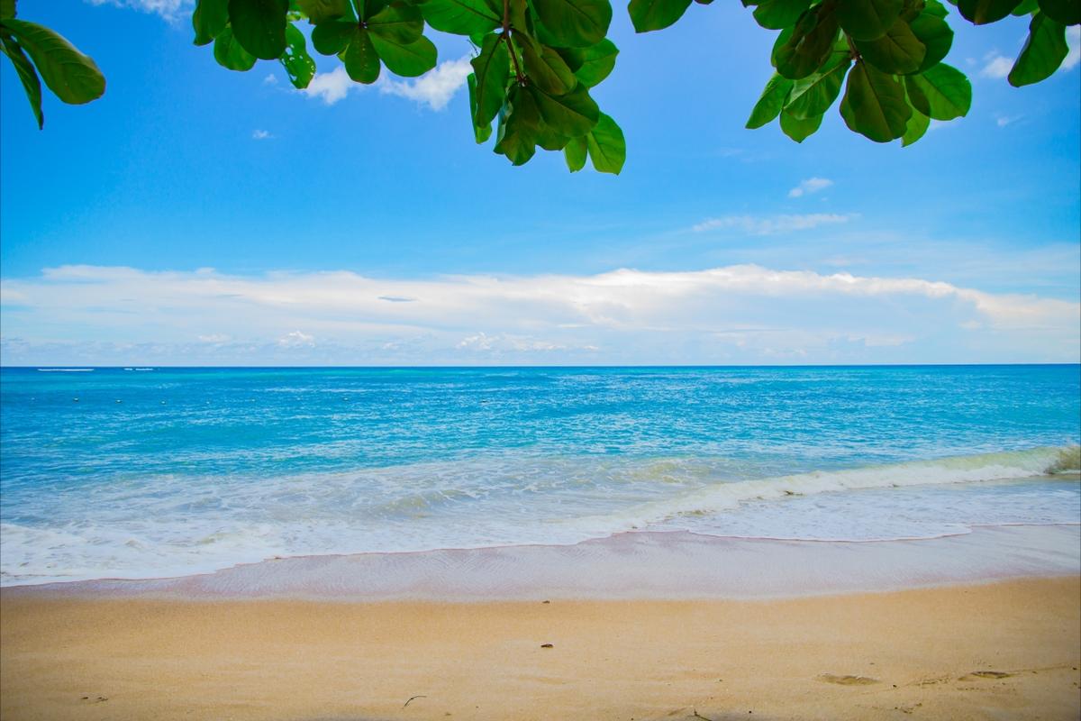 海滩美丽蓝色海洋天空海岸海岛5k风景壁纸