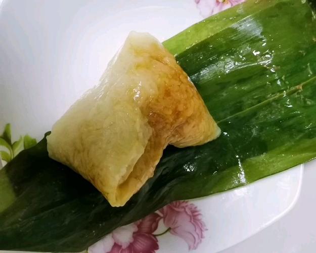 鲜肉蛋黄粽子(有包粽子视频)的做法